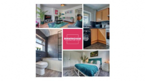 B24 Stunning Contractor House with 3 bedrooms, drive for 2 vehicles & smoking area in garden